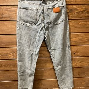 NWT never worn jeans. Size medium 8/10. Light blue excellent condition